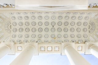 Sala konferencyjna przygotowana na wydarzenie
